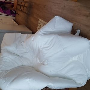Parachute "Down Alternative Mattress Topper"  Queen Size. 60" X 80"